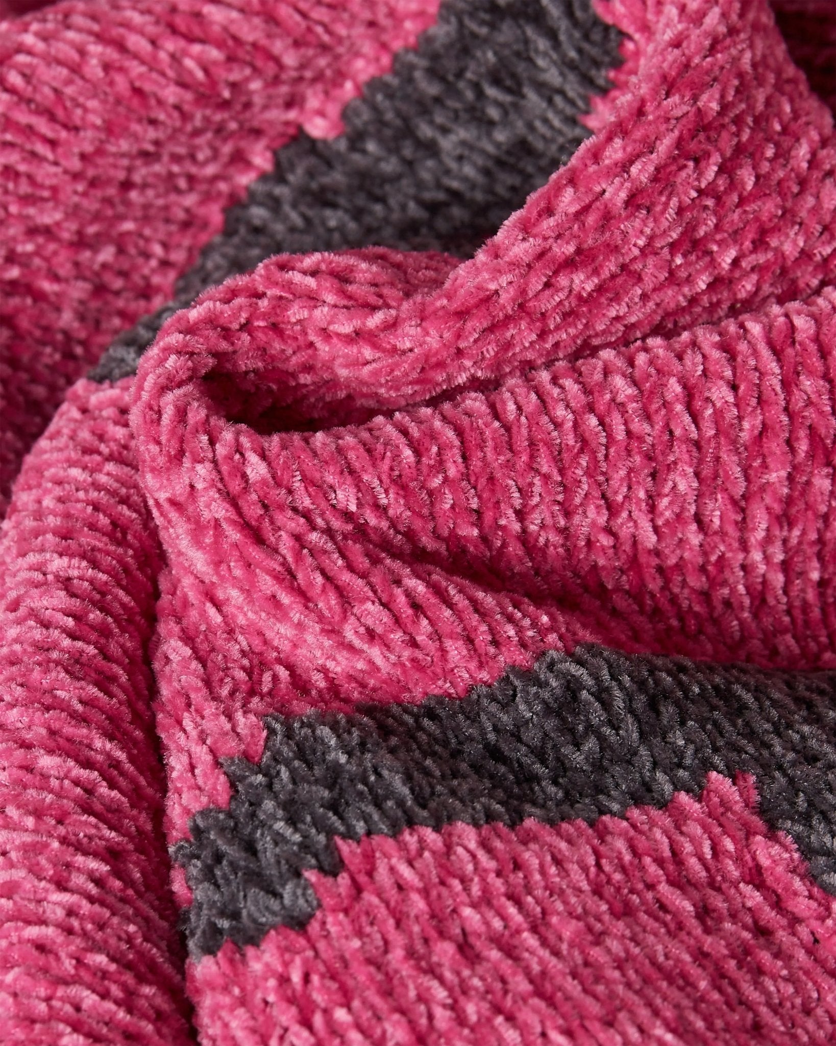 Patta Chenille Knitted Sweater (Fuchsia Red) - Patta